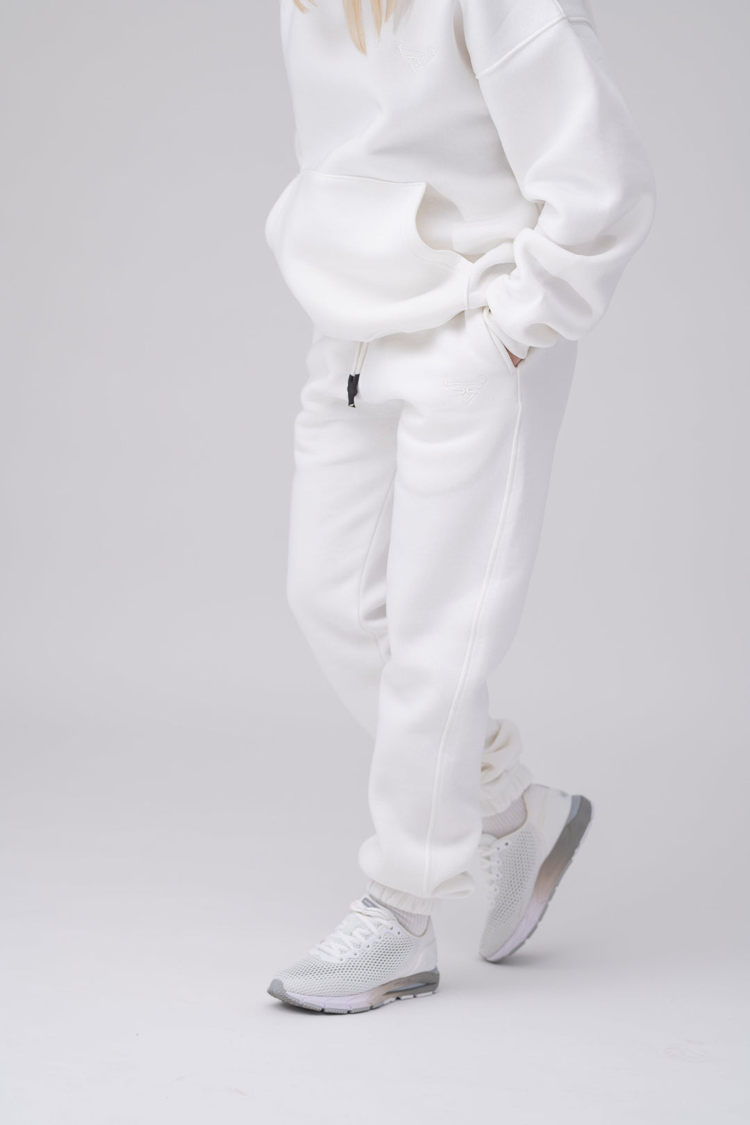 Hose AURA